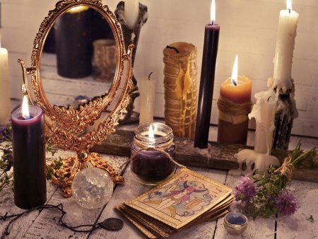 depositphotos_158156386-stock-photo-fortune-telling-still-life-with